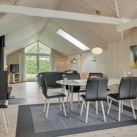 Dea - 850m From The Sea By Interhome Hejls