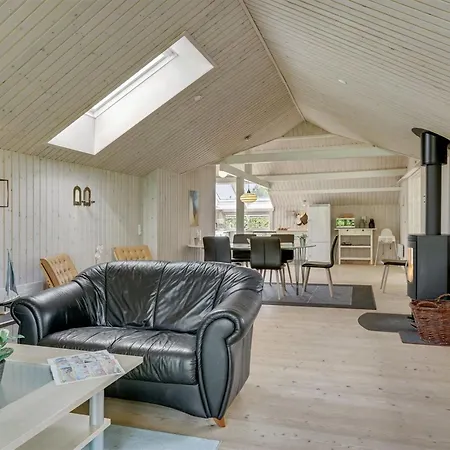 Dea - 850m From The Sea By Interhome *