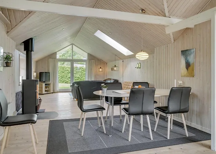 Dea - 850m From The Sea By Interhome Hejls